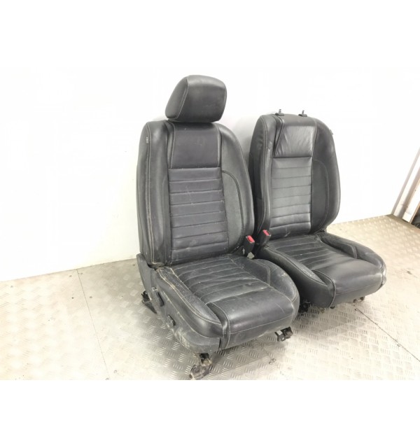 Салон (комплект сидений) бу для Ford Mustang  4.6 i,  2009 г. бу контрактные купить в Спб