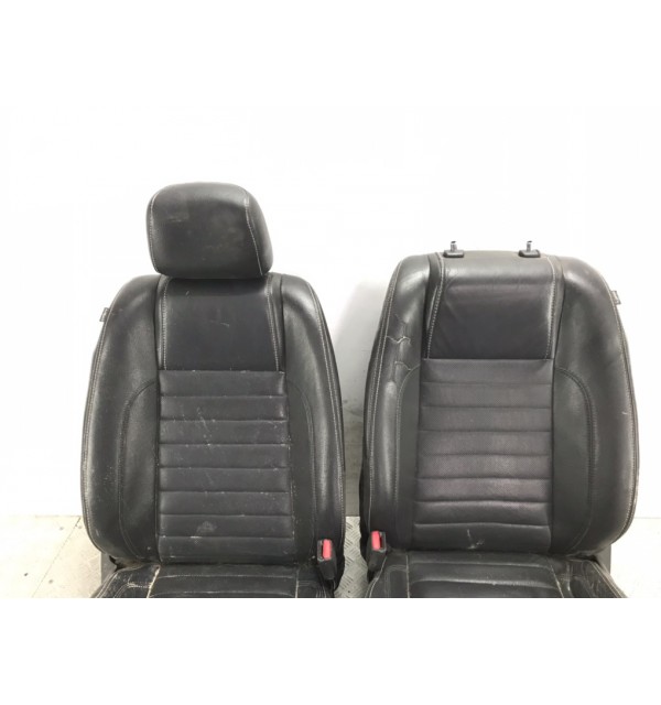 Салон (комплект сидений) бу для Ford Mustang  4.6 i,  2009 г. бу контрактные купить в Спб