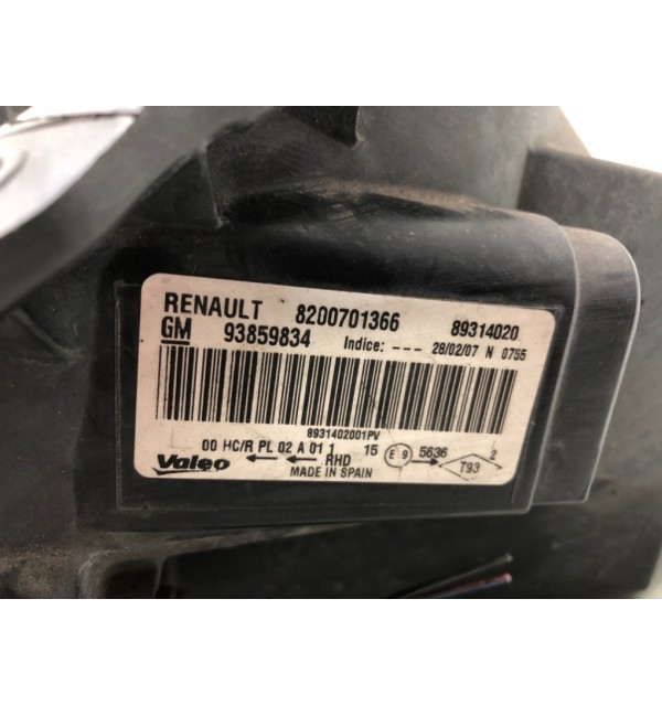 Фара правая бу для Opel Vivaro  2.0,  2007 г. бу контрактные купить в Спб