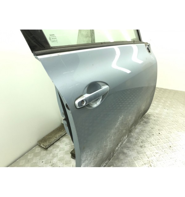 Дверь передняя правая бу для Toyota Auris  1.6 i,  2009 г. бу контрактные купить в Спб