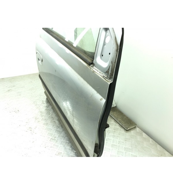 Дверь передняя правая бу для Toyota Yaris P1 1.4 D-4D,  2002 г. бу контрактные купить в Спб
