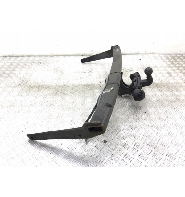 Прицепное устройство (фаркоп) бу для Volkswagen Passat B6 1.9 TDi,  2008 г. бу контрактные купить в Спб