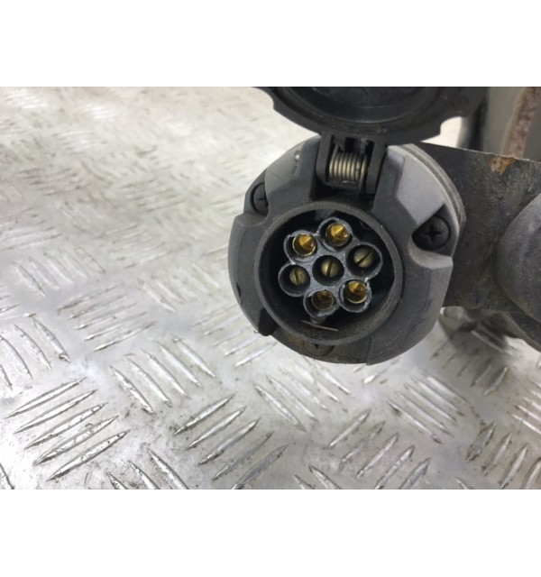 Прицепное устройство (фаркоп) бу для Volkswagen Passat B6 1.9 TDi,  2008 г. бу контрактные купить в Спб