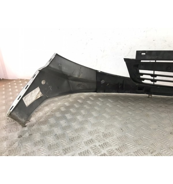 Решетка радиатора бу для Opel Vivaro  2.0,  2007 г. бу контрактные купить в Спб