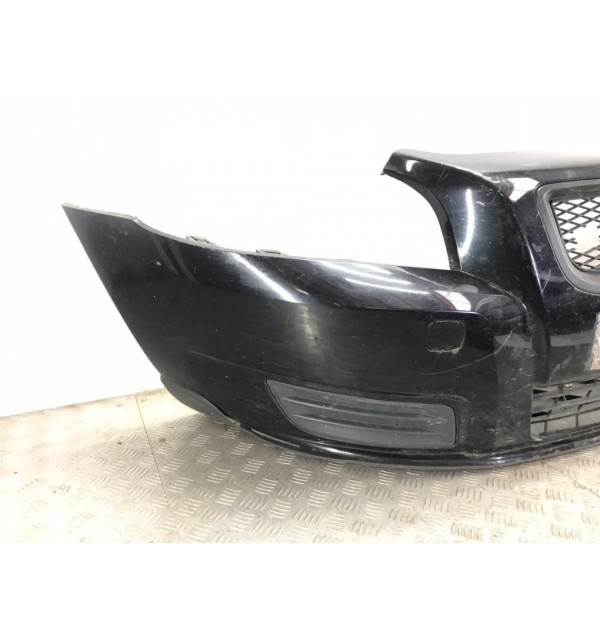 Бампер передний бу для Volvo V50  2.0 TD,  2008 г. бу контрактные купить в Спб