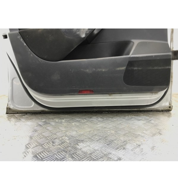 Дверь передняя левая бу для Volkswagen Passat B6 1.9 TDi,  2006 г.