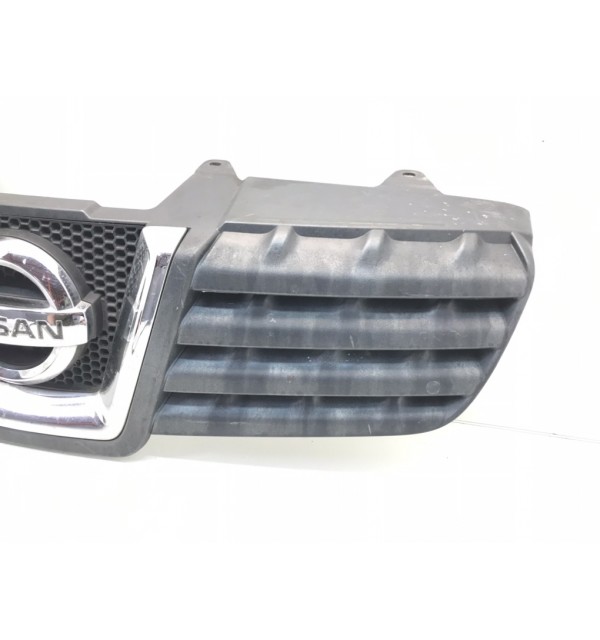 Решетка радиатора бу для Nissan Qashqai  2.0 DCi,  2007 г.