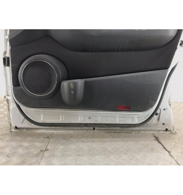 Дверь передняя правая бу для Mercedes B W245 2.0 CDi,  2007 г. бу контрактные купить в Спб