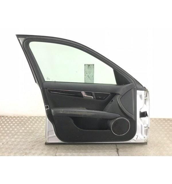 Дверь передняя левая бу для Mercedes C W204 2.2 CDi,  2008 г. бу контрактные купить в Спб
