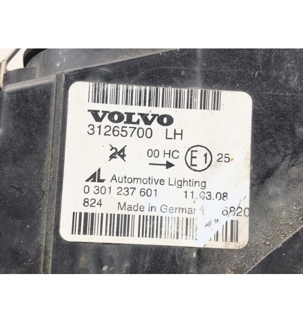 Фара левая бу для Volvo V50  2.0 TD,  2008 г. бу контрактные купить в Спб
