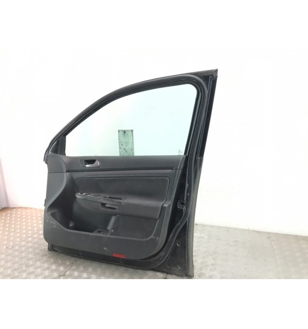 Дверь передняя правая бу для Volkswagen Jetta  1.9 TDi,  2006 г. бу контрактные купить в Спб