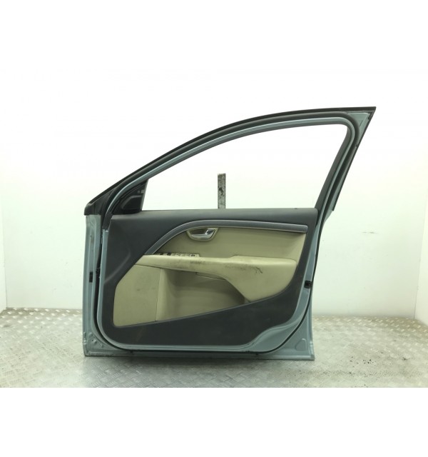 Дверь передняя правая бу для Volvo V70 3 2.4 TD,  2007 г. бу контрактные купить в Спб
