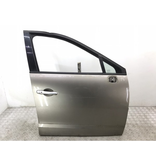 Дверь передняя правая бу для Renault Grand Scenic  1.6 i,  2009 г.
