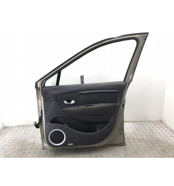 Дверь передняя правая бу для Renault Grand Scenic  1.6 i,  2009 г.