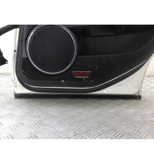 Дверь задняя правая бу для Mercedes C W204 3.0 CDi,  2008 г.