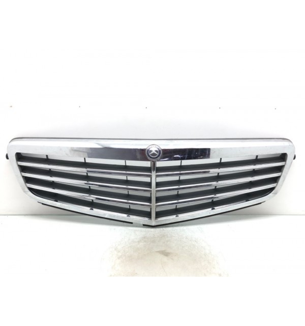 Решетка радиатора бу для Mercedes C W204 2.2 CDi,  2008 г. бу контрактные купить в Спб