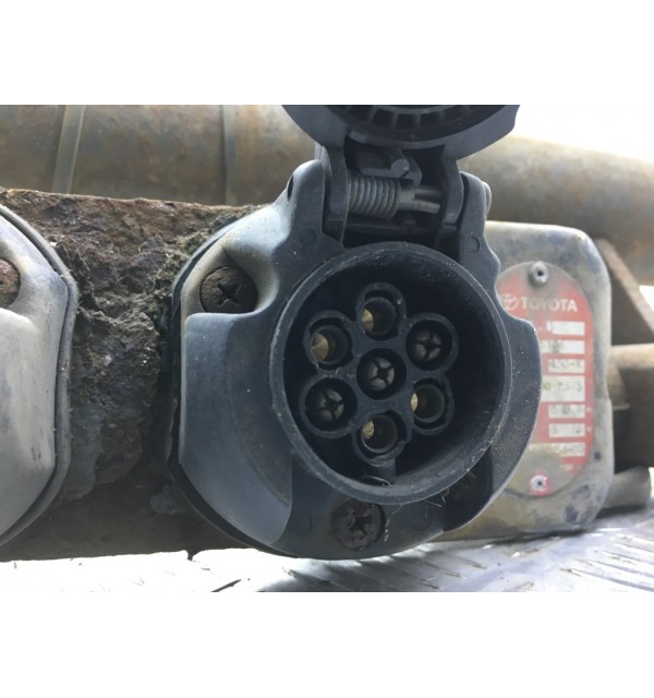 Прицепное устройство (фаркоп) бу для Toyota RAV4  2.0 D-4D,  2002 г. бу контрактные купить в Спб