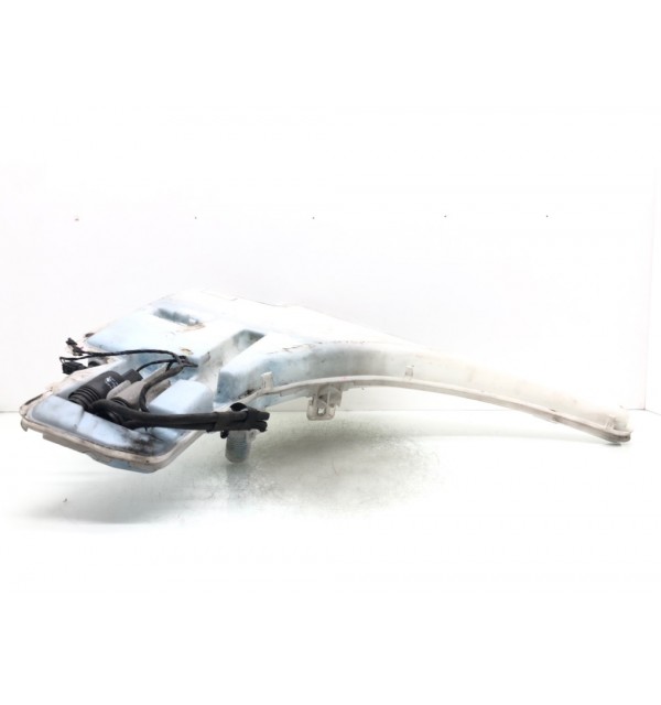 Бачок омывателя бу для BMW 1 E87/E81/E82/E88 2.0 TD,  2009 г. бу контрактные купить в Спб
