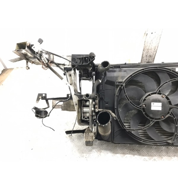 Панель передняя (телевизор) бу для BMW 1 F20/F21 2.0 TD,  2011 г.
