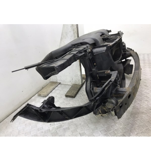 Панель передняя (телевизор) бу для BMW 1 E87/E81/E82/E88 2.0 D,  2005 г. бу контрактные купить в Спб