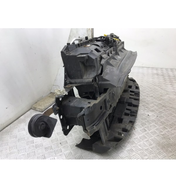Панель передняя (телевизор) бу для Ford Fiesta  1.6 TDCi,  2010 г. бу контрактные купить в Спб