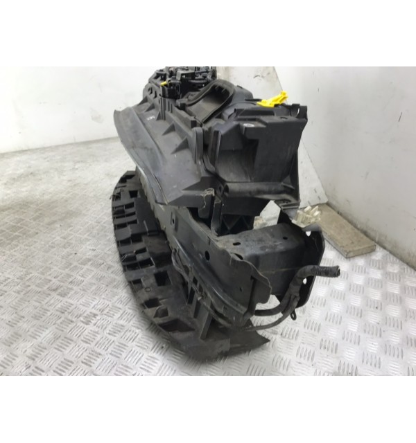 Панель передняя (телевизор) бу для Ford Fiesta  1.6 TDCi,  2010 г. бу контрактные купить в Спб