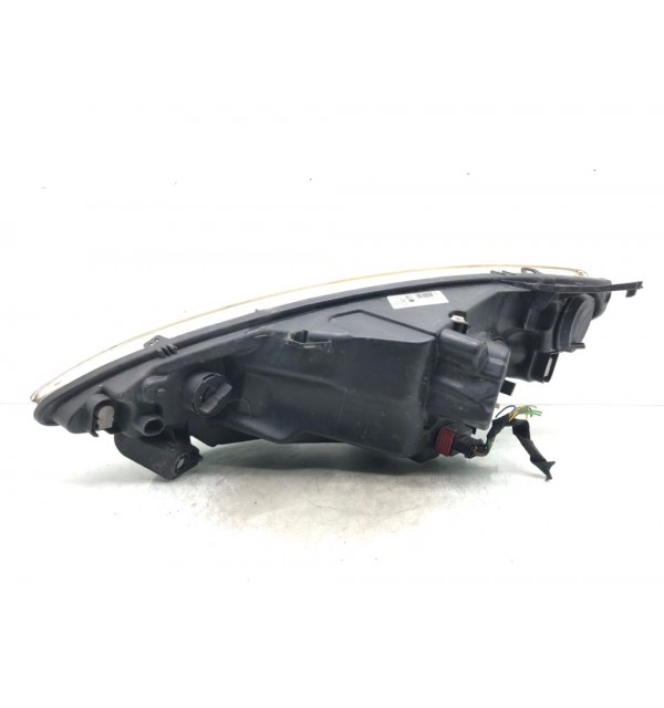 Фара правая бу для Peugeot 1007  1.4,  2006 г. бу контрактные купить в Спб