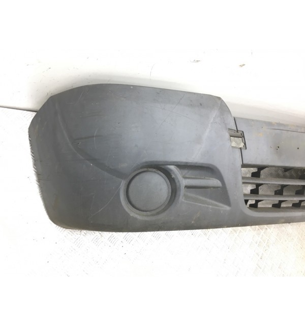 Бампер передний бу для Opel Vivaro  2.0 CDTi,  2007 г. бу контрактные купить в Спб