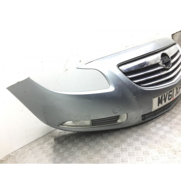 Бампер передний бу для Opel Insignia  1.8 i,  2011 г.