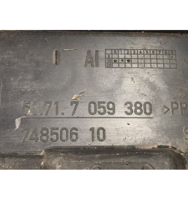 Защита арок передняя правая (подкрылок) бу для BMW 3 E90/E91/E92/E93 2.0 i,  2007 г. бу контрактные купить в Спб