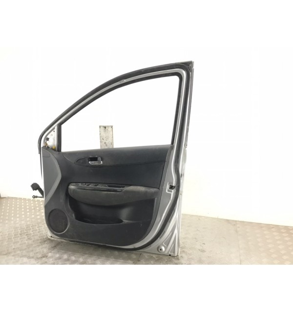 Дверь передняя правая бу для Hyundai i20  1.4,  2009 г.