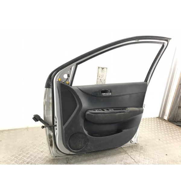Дверь передняя правая бу для Hyundai i20  1.4,  2009 г.