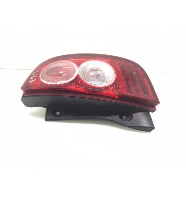 Фонарь задний правый бу для Nissan Micra K12 1.2 i,  2007 г.