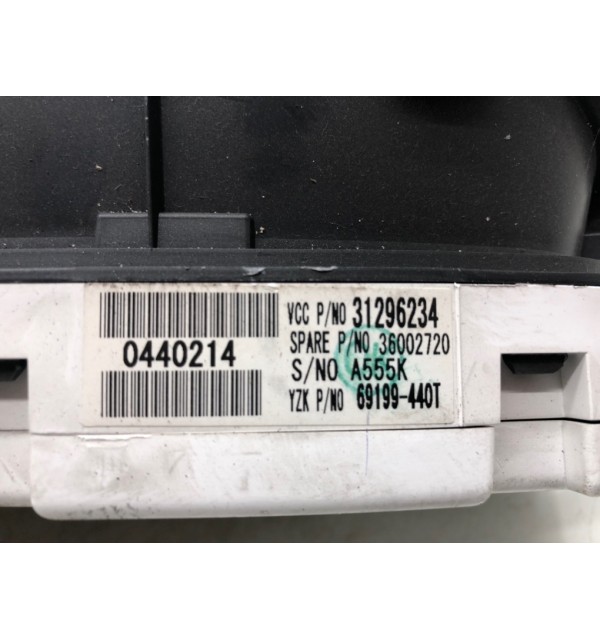 Щиток приборов (приборная панель) бу для Volvo V50  1.6,  2010 г. бу контрактные купить в Спб