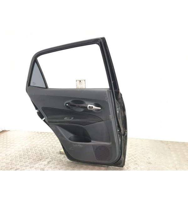 Дверь задняя левая бу для Toyota Auris  2.2 D-CAT,  2007 г. бу контрактные купить в Спб