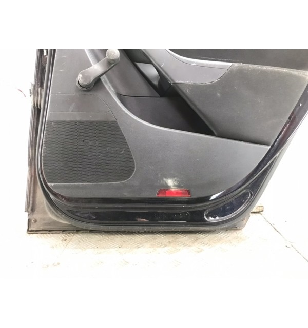 Дверь задняя правая бу для Volkswagen Passat B6 2.0,  2009 г. бу контрактные купить в Спб