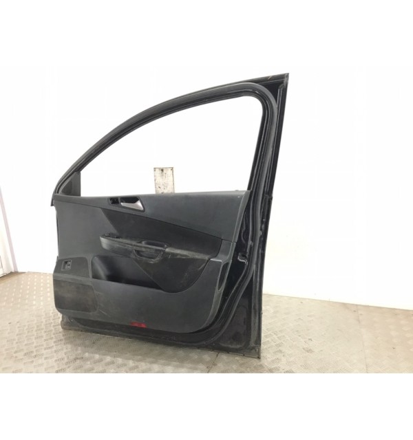 Дверь передняя правая бу для Volkswagen Passat B6 2.0,  2009 г. бу контрактные купить в Спб