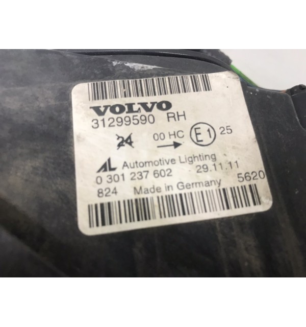 Фара правая бу для Volvo V50  1.6 TD,  2012 г.