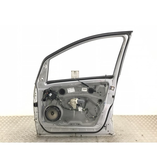 Дверь передняя правая бу для Mercedes B W245 2.0,  2008 г. бу контрактные купить в Спб