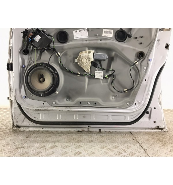 Дверь передняя правая бу для Mercedes B W245 2.0,  2008 г. бу контрактные купить в Спб