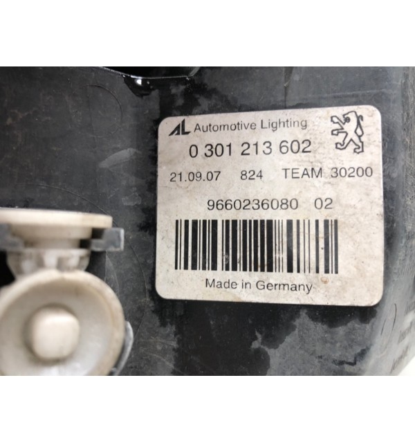 Фара правая бу для Peugeot 407  2.0 HDi,  2007 г.
