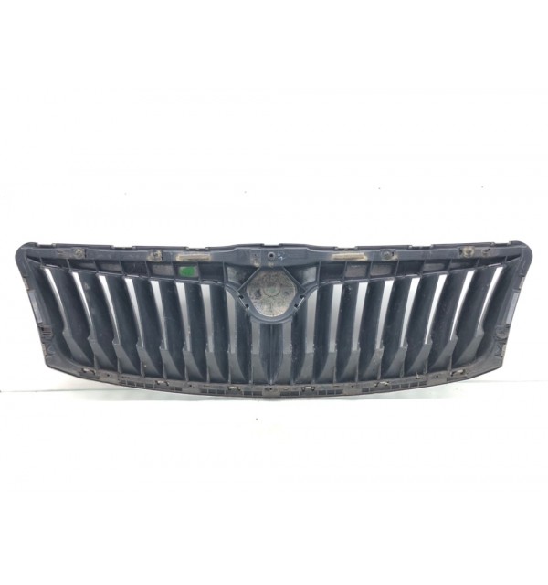 Решетка радиатора бу для Skoda Octavia  1.6 TDi,  2011 г. бу контрактные купить в Спб