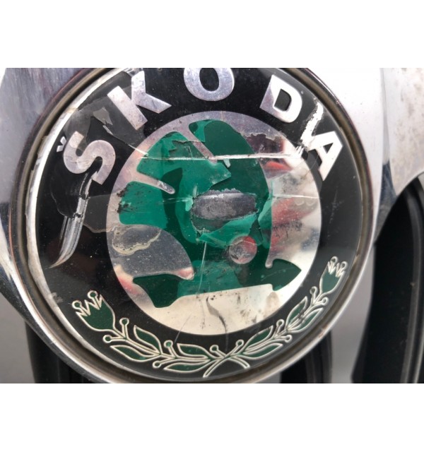 Решетка радиатора бу для Skoda Octavia  1.6 TDi,  2011 г. бу контрактные купить в Спб