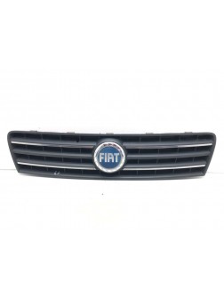 Решетка радиатора бу для Fiat Punto 2 1.2 i,  2004 г.