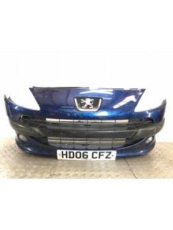 Бампер передний бу для Peugeot 1007  1.4,  2006 г.