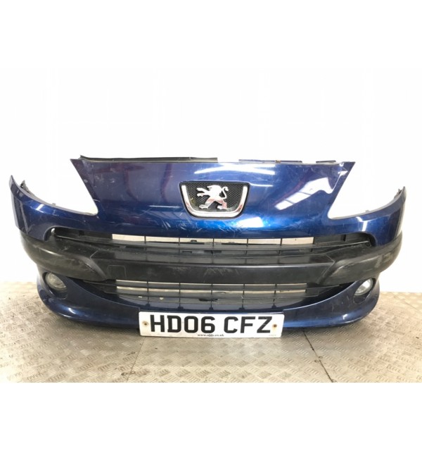 Бампер передний бу для Peugeot 1007  1.4,  2006 г. бу контрактные купить в Спб