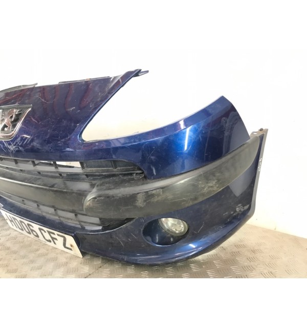 Бампер передний бу для Peugeot 1007  1.4,  2006 г. бу контрактные купить в Спб