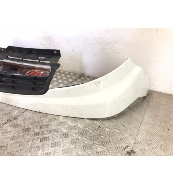 Решетка радиатора бу для Opel Vivaro  2.0,  2008 г. бу контрактные купить в Спб