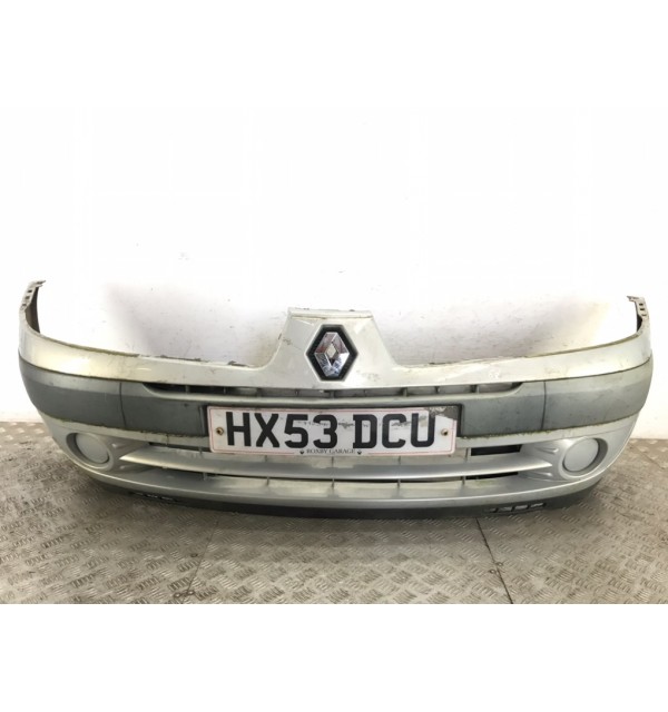 Бампер передний бу для Renault Clio  1.5 DCi,  2003 г. бу контрактные купить в Спб