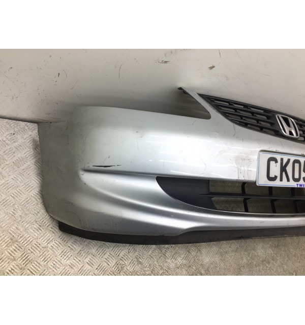 Бампер передний бу для Honda Civic  1.4i,  2005 г. бу контрактные купить в Спб